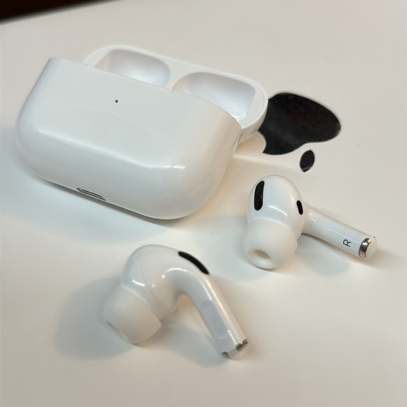 AirPods Pro - 1:1 Super Copy + Orange Clear Case - Picture 3 of 14